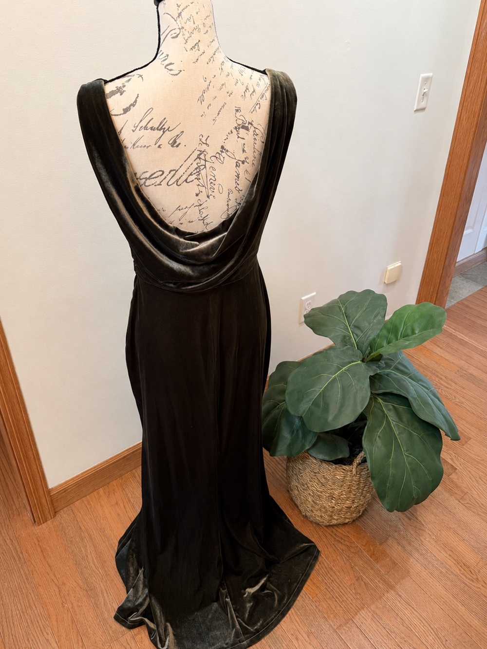 Revelry Olive Green Velvet Cowl Back Formal Gown Dress Size 12 Bridesmaid Maxi